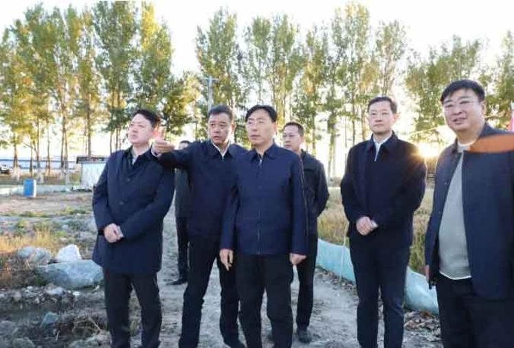 ⁠李军到大石桥市调研秋收和高标准农田建设工作